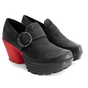 JOHN FLUEVOG Mellow Jammin’ Contrast Platform Shoe in Black with Red Sole Size 6